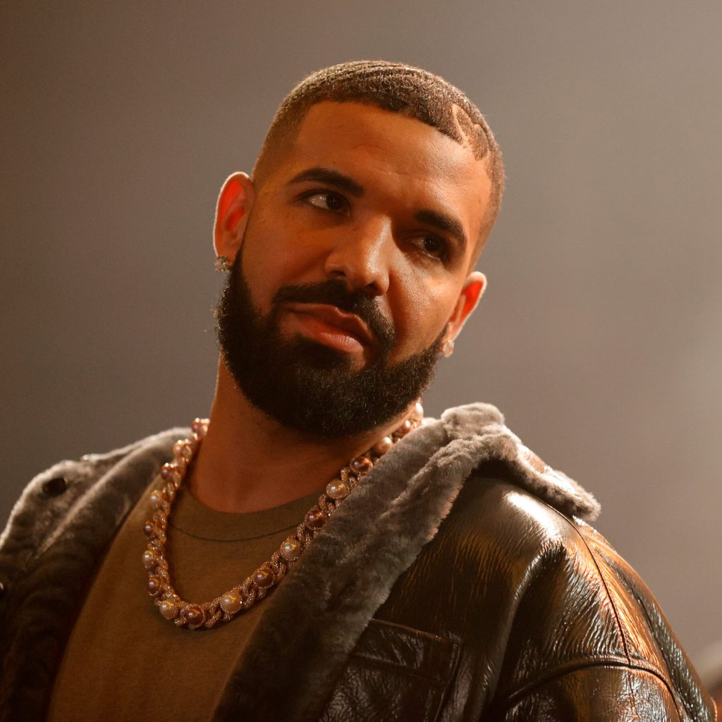 I njohur për bastet e tij, Drake turpërohet “live” i refuzohet karta e kreditit