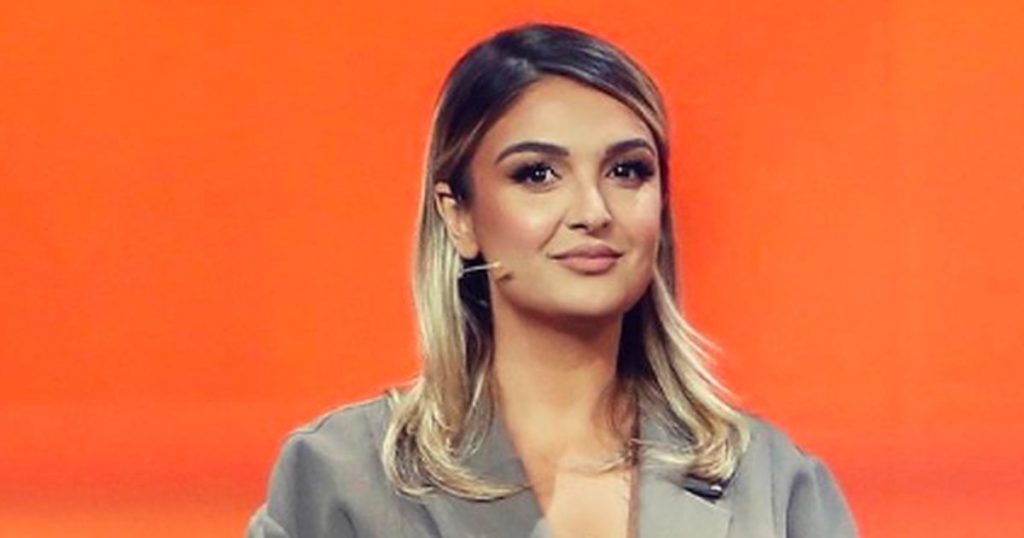 “Kepi i VIPA”-ve! Si është të punosh me Kiara Titon? Olsa Muhameti: Njihemi shumë pak…