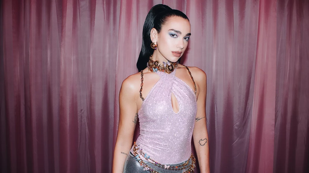 I etiketoi emigrantët shqiptarë si “kriminelë”, Dua Lipa i përgjigjet sekretares britanike: Është mendje-vogëlsi