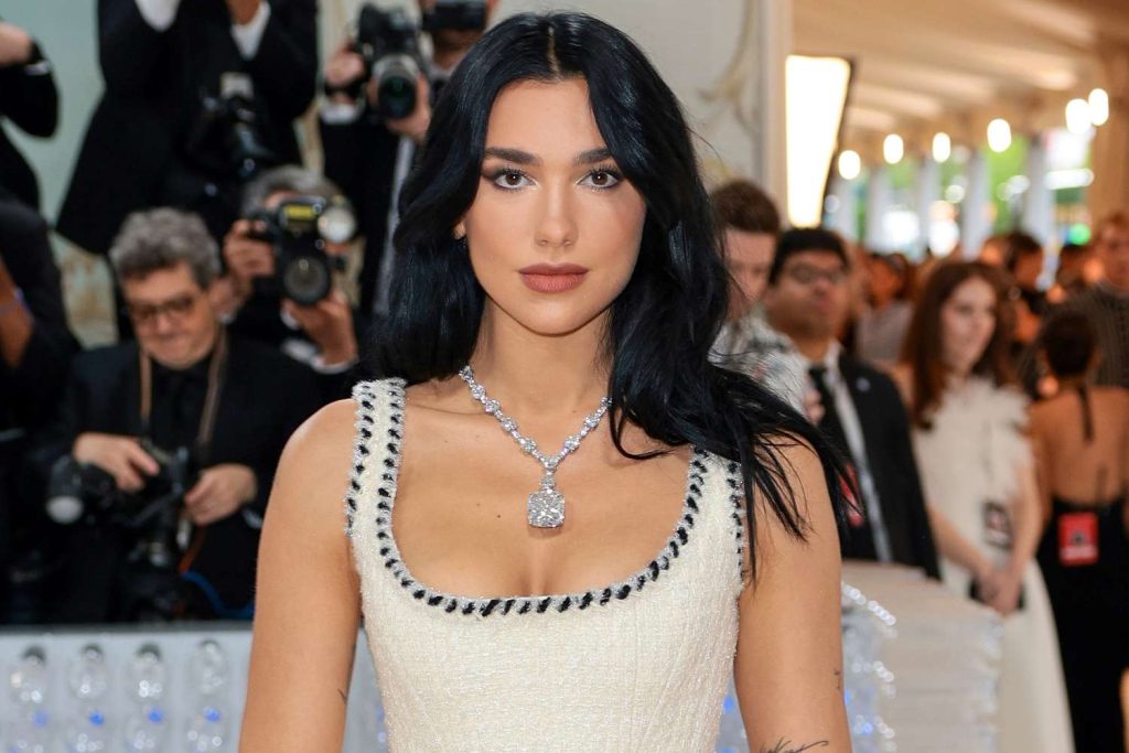 Habit Dua Lipa: Doja të kisha emër tjetër, më “normal” dhe më “anglez”