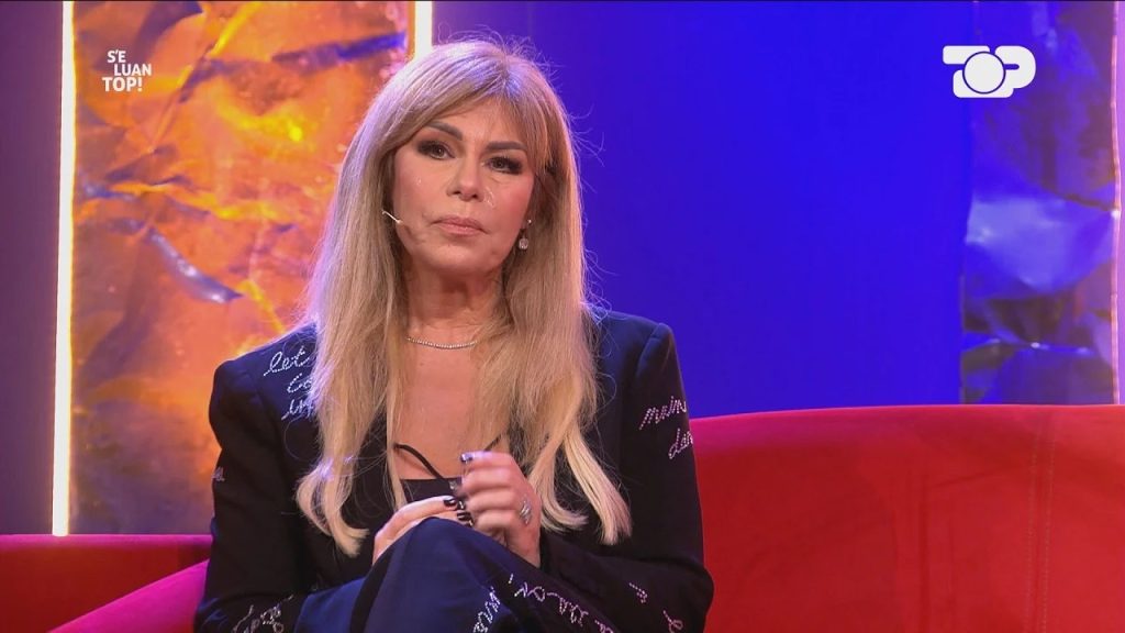 “Shpirti binjak”-Letra që përloti Manjola Nallbanin: Kur e pashë, kuptova se s’kisha jetuar