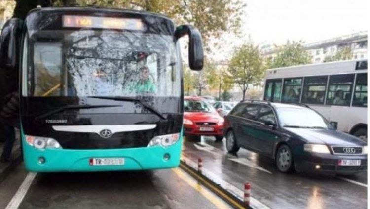 Nga e hëna reduktohet numri i autobusëve në Tiranë