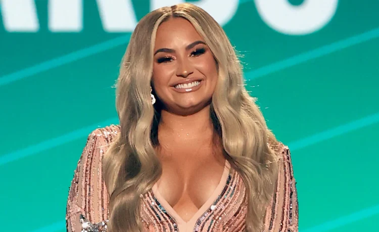 Këngëtarja e njohur humb shikimin dhe dëgjimin prej mbidozës nga droga