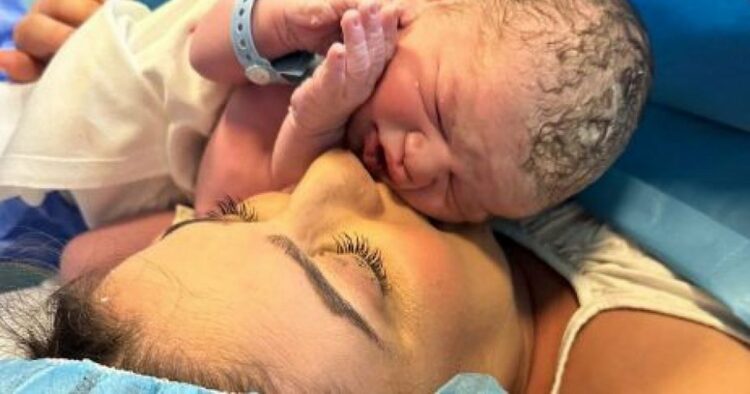 U sheqerosëm fare! Delinda zbulon portretin e ëmbël të bebushit të saj