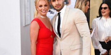 Britney Spears nis flirt të ri, por fansat e saj janë sërish të shqetësuar