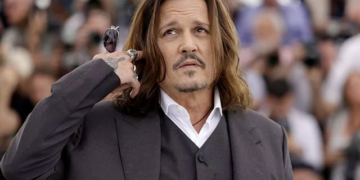 Johnny Depp në gjendje të rëndë shëndetësore, miqtë e aktorit të shqetësuar