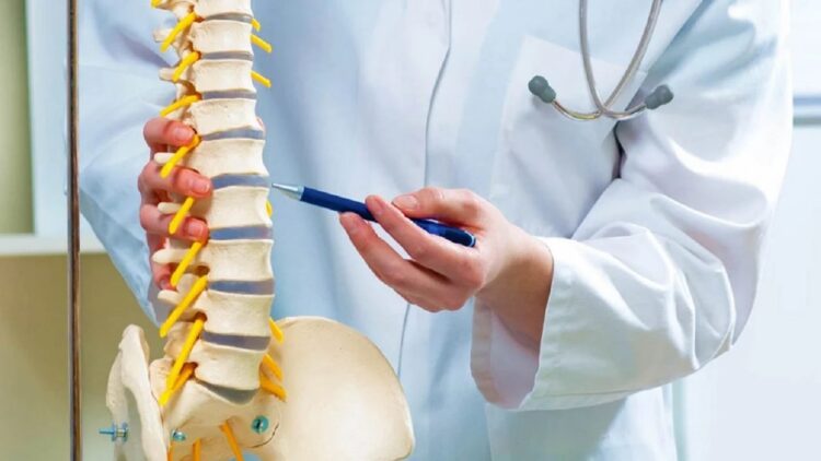 Ja kur ndodh dhimbja e shtyllës kurrizore