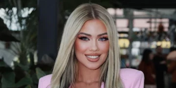 “Më e mirë e ëma se e bija”/ Keisi shfaqet si rrallëherë me mamanë e saj