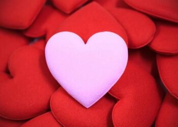 Këto janë shenjat e horoskopit që e kanë më të vështirë të dashurohen