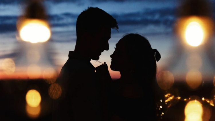 Hëna në Akrep/ Këto tre shenja kanë më shumë mundësi të bien në dashuri sot