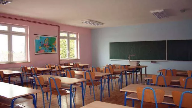 Datat e reja për regjistrimet në klasat e para dhe të dhjeta