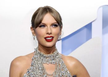 Një shefe si Taylor/ Bonusi i “çmendur” për punonjësit e turneut të saj