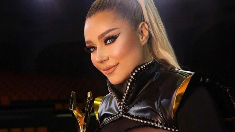 Bashkëpunime apo solo? Befason Ronela, paralajmëron plot 8 këngë të reja