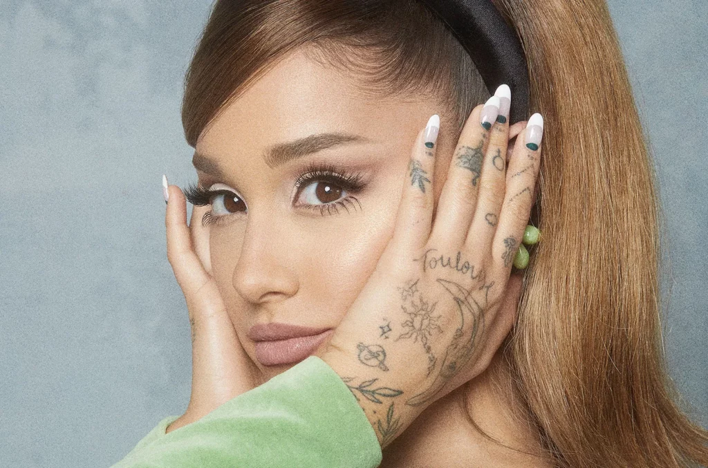 Ky është qëndrimi i Ariana Grande-s për operacionet plastike!