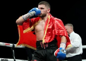 Florian Marku nuk zhgënjen, mund kundërshtarin në pak sekonda! (VIDEO)