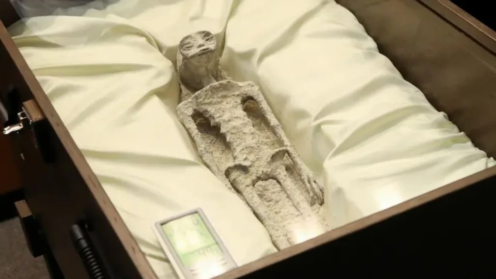 Ç’histori fshihet pas dy kufomave të alienëve, të gjetura së fundmi?