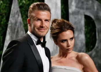 Alamet burri/ David gdhend një tjetër tatuazh kushtuar Victoria-s në trup