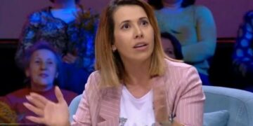 Do të guxonit të postonit një foto me ish-in dhe aktualin si Erjona Rusi?