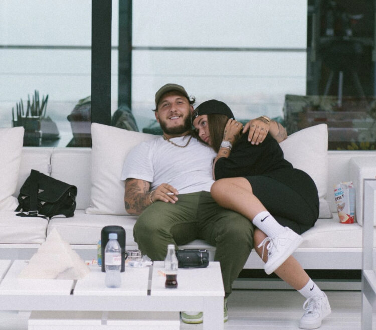 Edhe pse e lidhur, Loredana habit me veprimin ndaj Mozzik