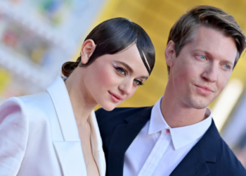 Çifti i njohur kurorëzojnë dashurinë me martesë në Spanjë