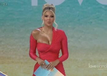Nis “prime” i Love Island Albania, njihuni me dy opinionistët