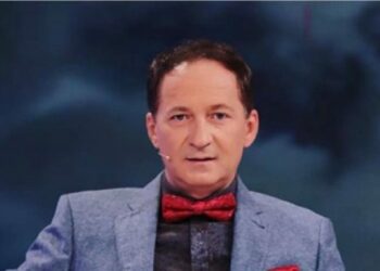 Arjan Konomi thyen heshtjen, pas komenteve për pamjen e tij