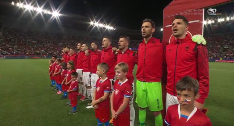 ÇEKI-SHQIPËRI/ Si u mbyll pjesa e parë e ndeshjes?