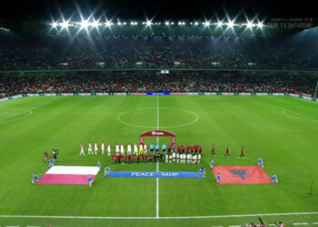 Mbyllet pjesa e parë, kryesojnë kuqezinjtë me perlën e Asanit