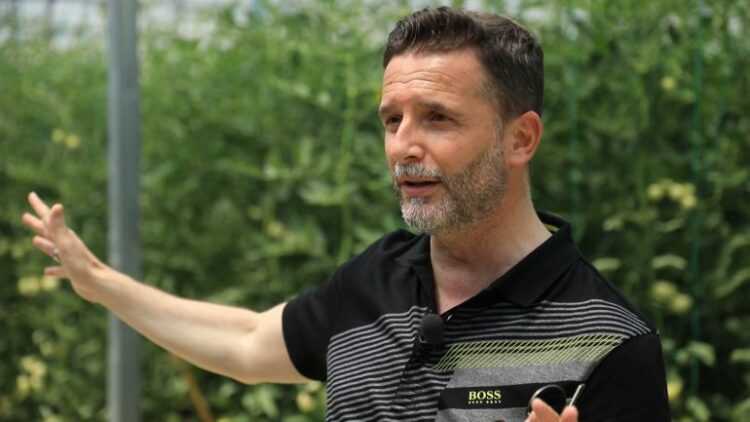 Braçe: Do flasë njeri për kullën e stadiumit dhe baltën ku luajnë djemtë?