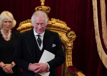 365 ditë Mbret, Charles III zbulon axhendën për vitet e ardhshme