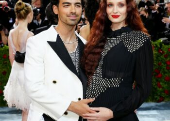 Joe Jonas flet për herë të parë për divorcin nga Sophie Turner!