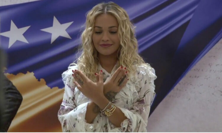 Rita Ora përmend Kosovën në ‘Festivalin e Filmit në Venecia’
