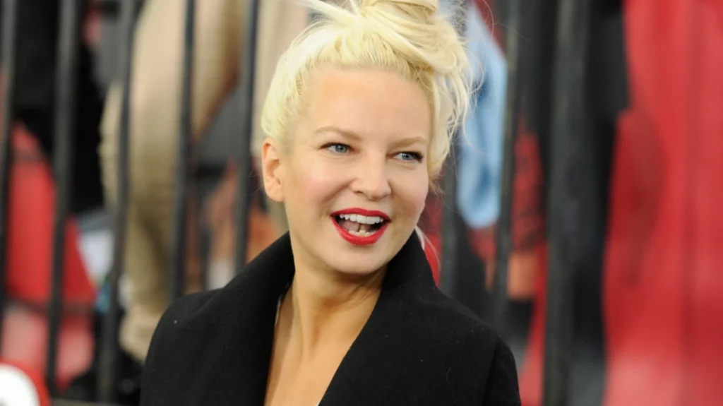 Sia “hap” zemrën, flet për divorcin e saj: Më zhyti në errësirë