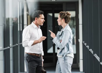 Njihuni me shenjat e zodiakut që e urrejnë më shumë konfliktin!