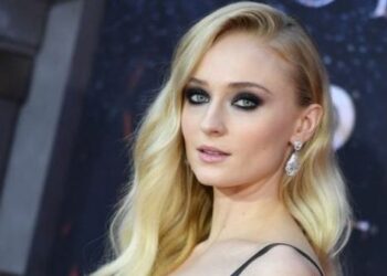 Ndryshim drastik! Si duket Sophie Turner pas divorcit me Joe Jonas