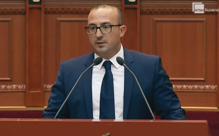 Theu krahun, Saimir Korreshi zbulon nëse do ta vazhdojë garën në DWTS