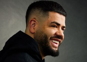 Probleme me kë? Noizy shfaqet i gjakosur në kokë