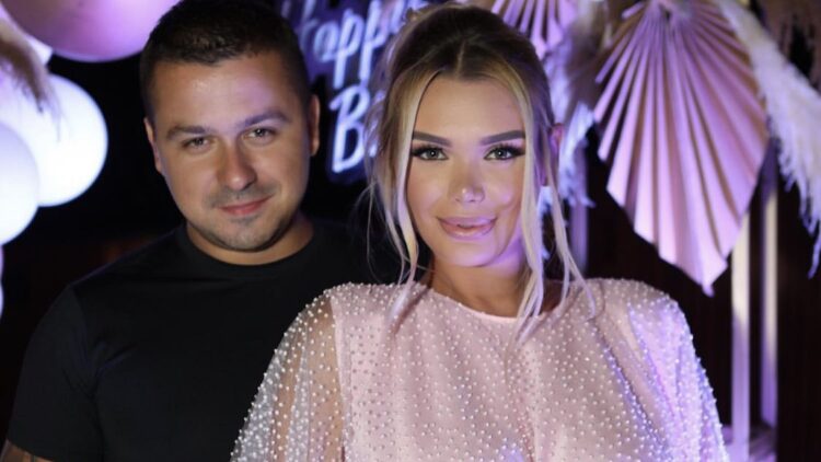 Eni Koçi ndan portretin e bukur familjar në ditëlindjen e parë të vajzës!