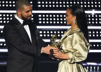 Fansat janë të bindur që kjo këngë e Drake është “diss” për Rihanna-n!