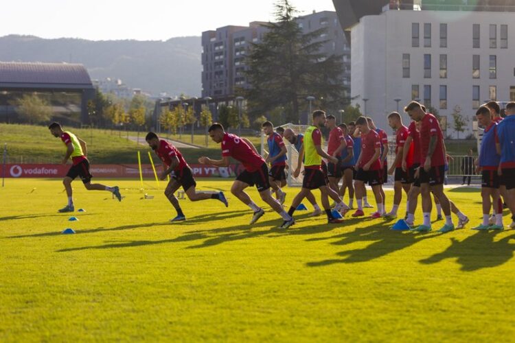 Ndryshime nga porta në sulm, formacion miks në sfidën ndaj Bullgarisë!