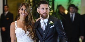 Bëhet viral reagimi i gruas së Messi-t teksa sheh David Beckham!