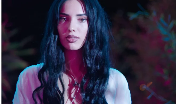 Një bombshell e re në ‘Love Island’, ndan çiftin ‘e dashur’