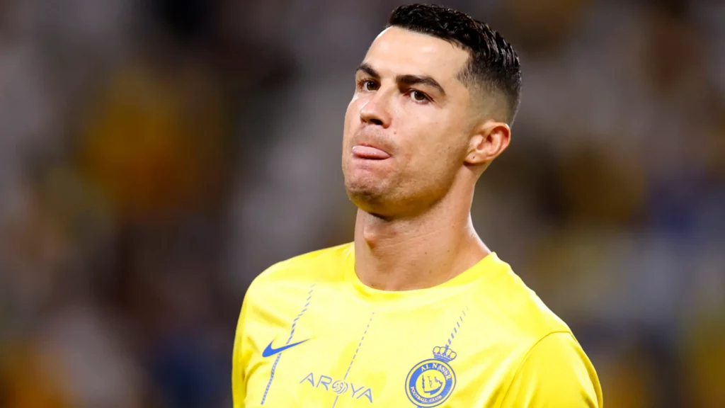 Çfarë ka bërë? Ronaldo rrezikon 99 goditje me kamxhik nëse kthehet në Iran!