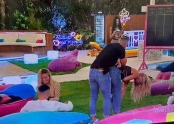 Shfaqën pozicione seksi, ish banori i ‘BB’ shpërthen ndaj ‘Love Island’