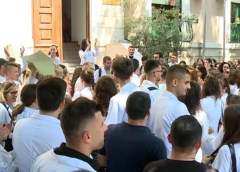 Nis viti i ri akademik, studentët e Mjekësisë paralajmërojnë bojkot