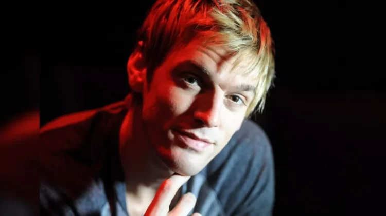 Nëna e Aaron Carter ngre padi kundër mjekëve për vdekjen e tij