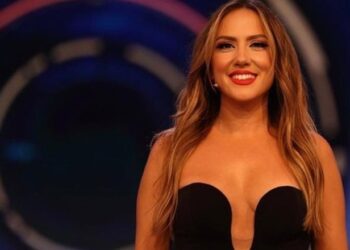 ‘Je nënë e 3 fëmijëve’/ Ndjekësja i komenton veshjen, si ju përgjigj Arbana