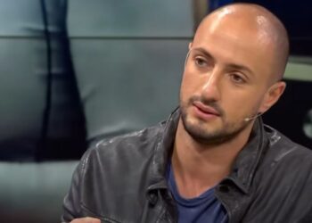 Në një romancë?! Krist Aliaj fotografohet në publik me vajzën misterioze