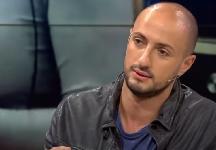 Në një romancë?! Krist Aliaj fotografohet në publik me vajzën misterioze