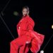 Me këtë vlerë, del në shitje jumpsuit-i që Rihanna veshi në “Super Bowl″!